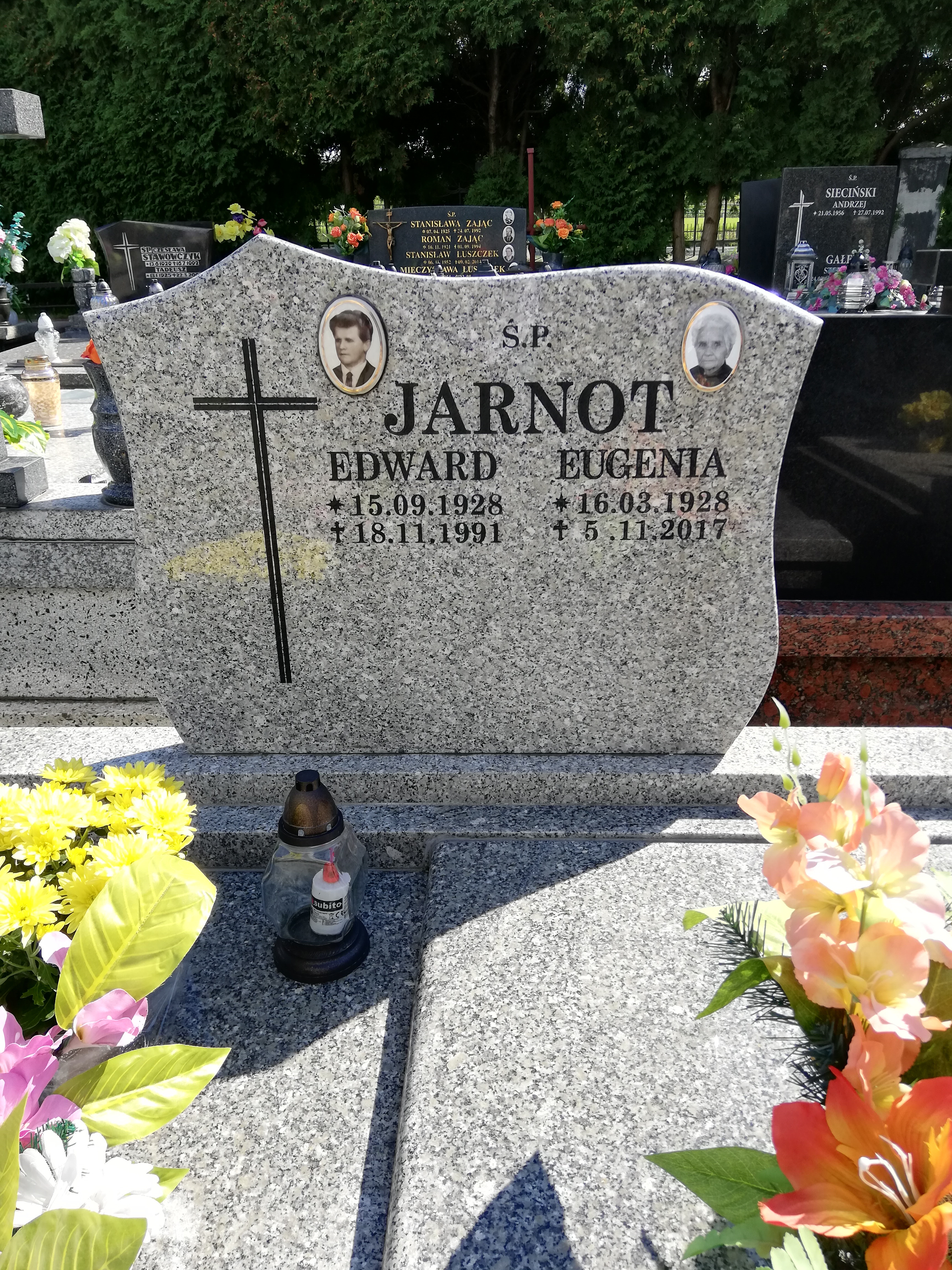 Grób Edward Jarnot