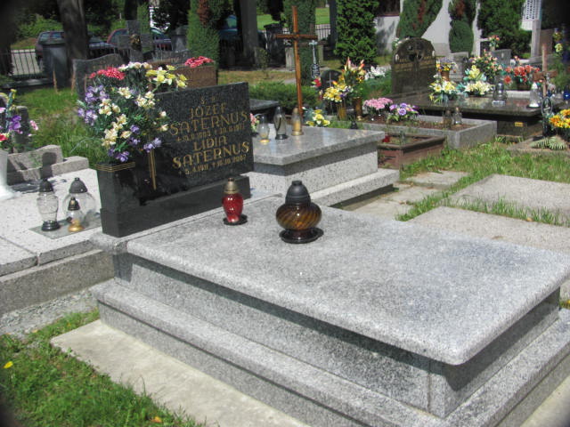 Grób Józef Saternus