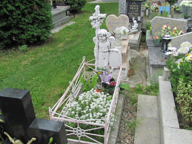 Grób  DZIECKO MARTWO URODZONE